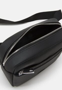 Lacoste MENS CLASSIC - Umhängetasche - Noir 10 Lacoste MENS CLASSIC - Umhängetasche - Noir -Lacoste 034882efe4874647bf102912964c0085