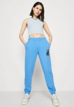 LACOSTE X NETFLIX - Jogginghose - Ethereal -Lacoste 04d88bb1e72f44e2beac5c4b2e6e793d