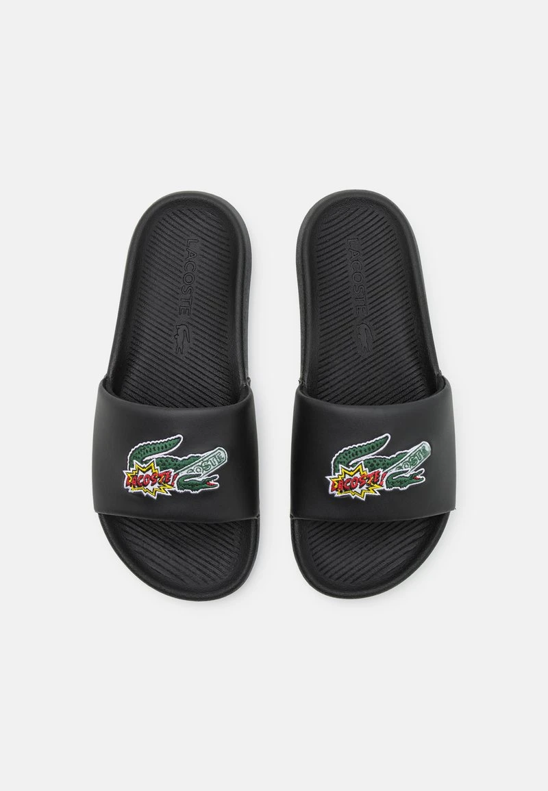 Lacoste CROCO SLIDE - Pantolette Flach - Black 6 Lacoste CROCO SLIDE - Pantolette Flach - Black – Bild 4