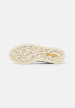 Lacoste GRADUATE PRO - Sneaker Low - White/light Pink -Lacoste 12dead49c16b4d55946c477fa011ae53