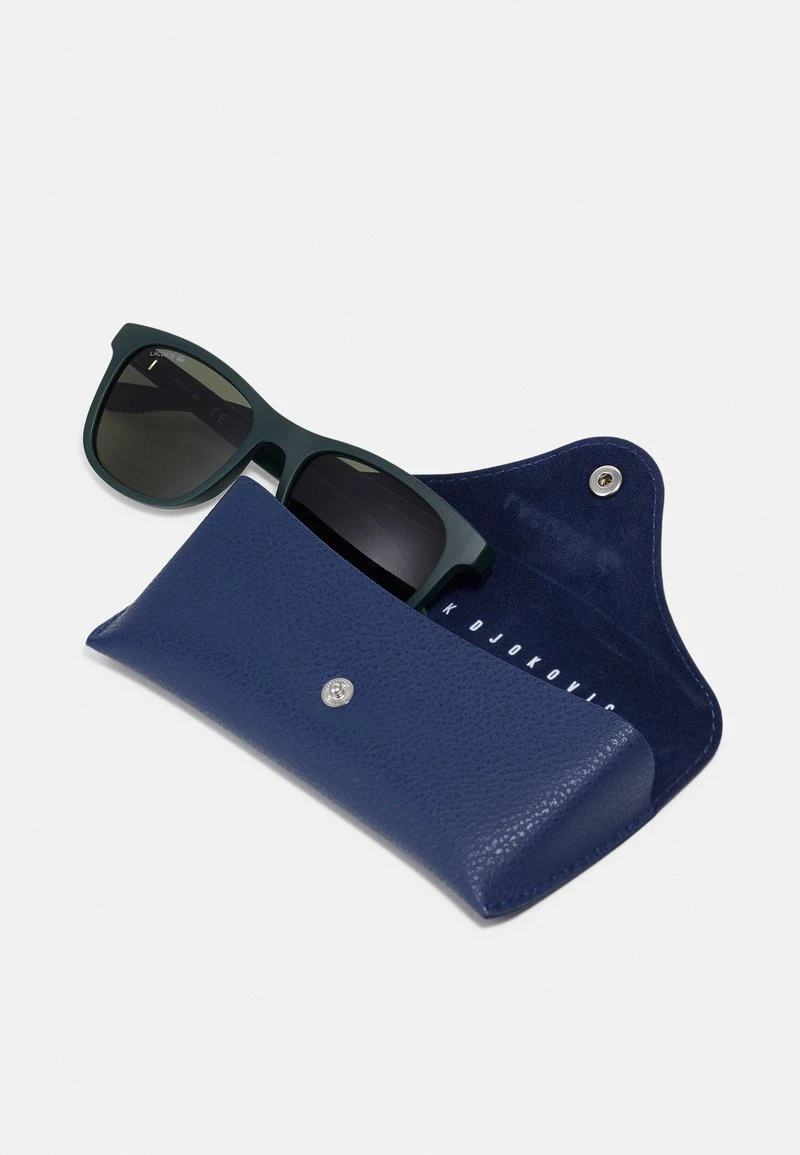 Lacoste UNISEX - Sonnenbrille - Matte Green 6 Lacoste UNISEX - Sonnenbrille - Matte Green – Bild 4