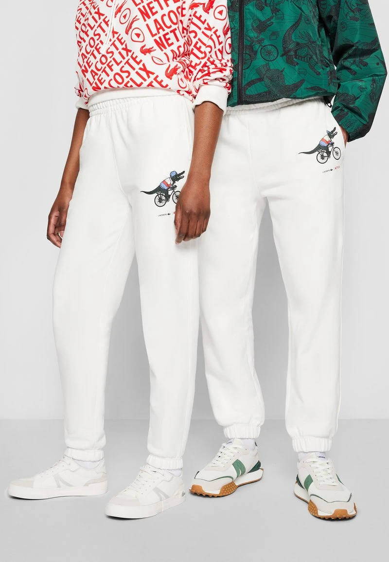 LACOSTE X NETFLIX - Jogginghose - Flour 6 LACOSTE X NETFLIX - Jogginghose - Flour – Bild 4