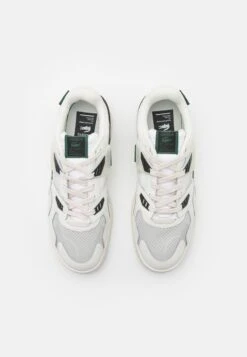 Lacoste Sneaker Low - White/off White 10 Lacoste Sneaker Low - White/off White -Lacoste 214c0f84f70f4d0293e4b13227dbde15