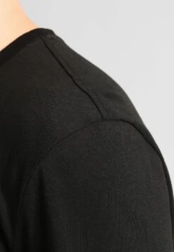 Lacoste Sport Langarmshirt - Black 12 Lacoste Sport Langarmshirt - Black -Lacoste 22507bb408084c8a9e21c7f07a3042d1