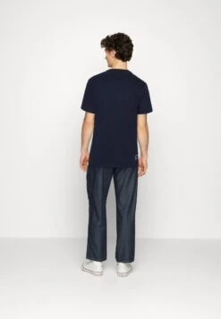 Lacoste T-Shirt Basic - Marine 10 Lacoste T-Shirt Basic - Marine -Lacoste 2ef0e8d6f5ed4246afb4e93a8f321252