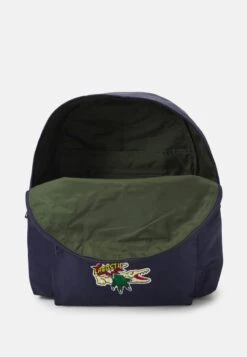 Lacoste HOLIDAY BACKPACK UNISEX - Tagesrucksack - Marine 10 Lacoste HOLIDAY BACKPACK UNISEX - Tagesrucksack - Marine -Lacoste 43c8a431f3914995b585dd757ee375de
