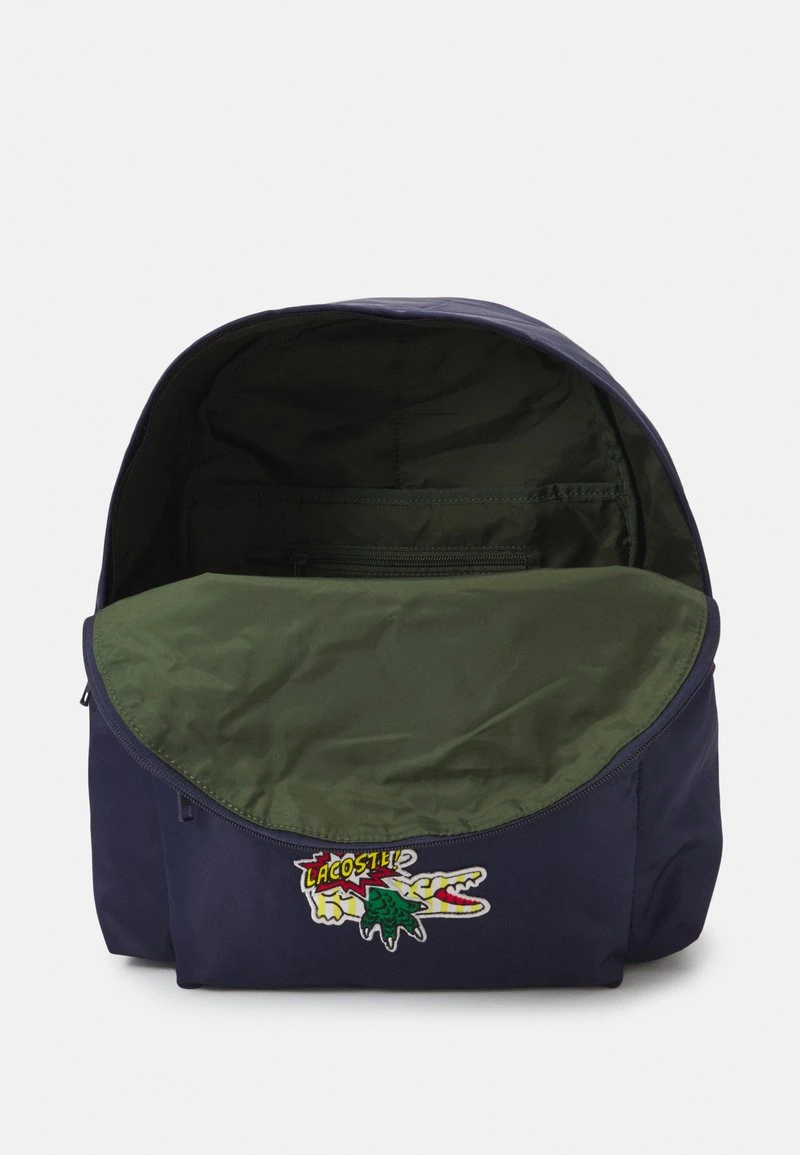 Lacoste HOLIDAY BACKPACK UNISEX - Tagesrucksack - Marine 5 Lacoste HOLIDAY BACKPACK UNISEX - Tagesrucksack - Marine – Bild 3