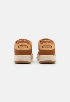 Lacoste STORM - Sneaker Low - Brown/light Tan 10 Lacoste STORM - Sneaker Low - Brown/light Tan -Lacoste 48cebf2e22cb456abe46c02a4266d0ac