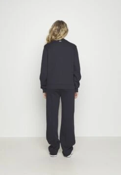 Lacoste Jogginghose - Abimes 10 Lacoste Jogginghose - Abimes -Lacoste 5507a6624bcd49a3aacc952f0e3b8bfe