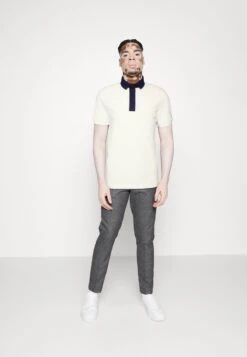 Lacoste Poloshirt - Flour/navy Blue 9 Lacoste Poloshirt - Flour/navy Blue -Lacoste 57373e6a477a40ef92537fc15280df6d