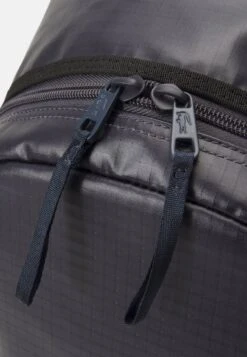 Lacoste STREET BALANCE - Tagesrucksack - Bleu/nuit Noir 12 Lacoste STREET BALANCE - Tagesrucksack - Bleu/nuit Noir -Lacoste 5e52d704b3e449ddbcf4e7c57bc66cea