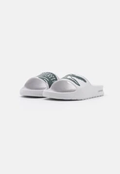 Lacoste CROCO - Pantolette Flach - White/dark Green -Lacoste 5f9bfaf9506749919b55a619f4dcec61