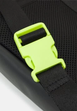 Lacoste OUTDOOR CROC REPORTER UNISEX - Umhängetasche - Noir Lime -Lacoste 67e6e41b36574d5d8eeba520b9e96574