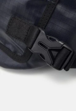 Lacoste STREET BALANCE UNISEX - Gürteltasche - Bleu Nuit Noir 11 Lacoste STREET BALANCE UNISEX - Gürteltasche - Bleu Nuit Noir -Lacoste 6d36436e7627430285da3905565a552b