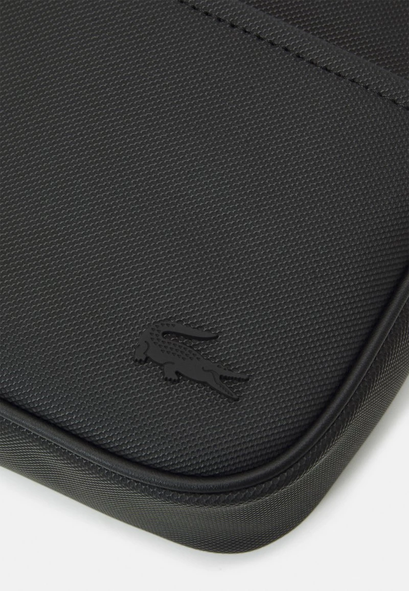 Lacoste DAILY LIFESTYLE CROSSOVER BAG - Umhängetasche - Noir 7 Lacoste DAILY LIFESTYLE CROSSOVER BAG - Umhängetasche - Noir – Bild 5