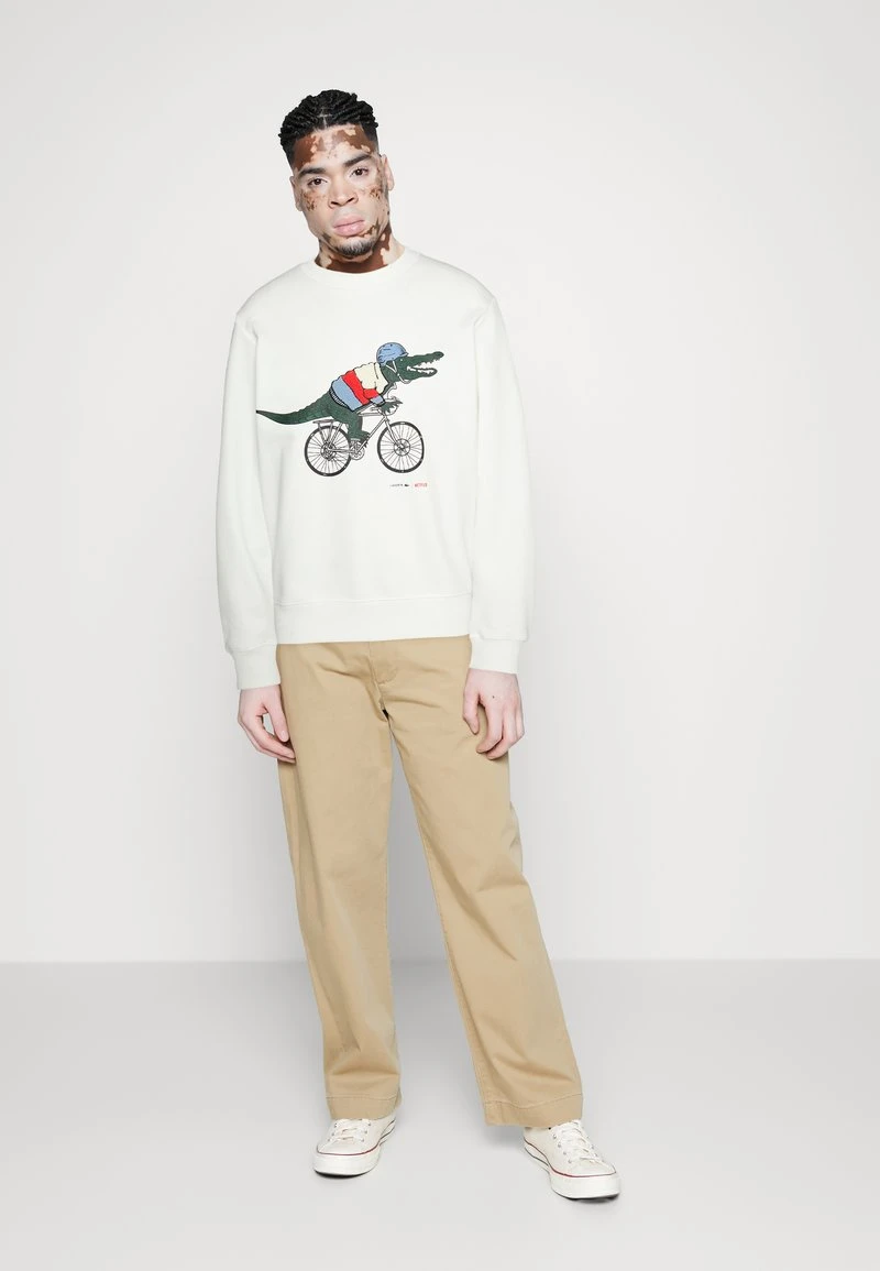 LACOSTE X NETFLIX - Sweatshirt - Flour 4 LACOSTE X NETFLIX - Sweatshirt - Flour – Bild 2