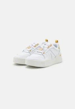 Lacoste Sneaker Low - White/gold 10 Lacoste Sneaker Low - White/gold -Lacoste 819fc90da21b487d9313e66ea77fde0c