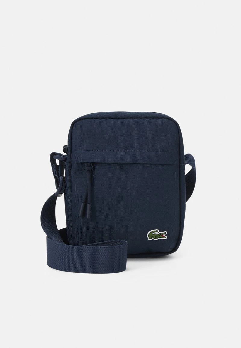 Lacoste NEOCROC VERTICAL CAMERA BAG UNISEX - Umhängetasche - Marine 8 Lacoste NEOCROC VERTICAL CAMERA BAG UNISEX - Umhängetasche - Marine – Bild 6
