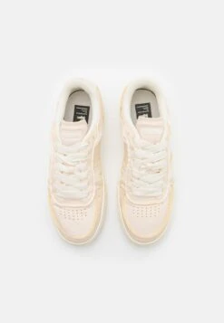 Lacoste CRAFTED - Sneaker Low - Off-white 11 Lacoste CRAFTED - Sneaker Low - Off-white -Lacoste 8d6a4278072a404bbc8e459cbb83298a