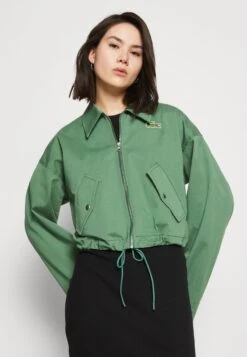 Lacoste Leichte Jacke - Vert Kaki 11 Lacoste Leichte Jacke - Vert Kaki -Lacoste 8f3d77a8587f41eea4aafb9de5c868a0