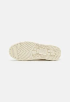 Lacoste CRAFTED - Sneaker Low - Off-white 12 Lacoste CRAFTED - Sneaker Low - Off-white -Lacoste 948c22e01ae44cc3bbfdfc81b940ef25