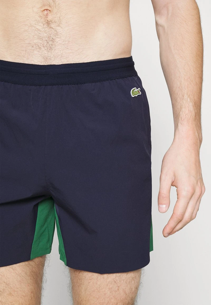 Lacoste YUN - Badeshorts - Navy Blue/green Flour 6 Lacoste YUN - Badeshorts - Navy Blue/green Flour – Bild 4