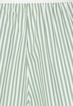 Lacoste Shorts - White/ash Tree 10 Lacoste Shorts - White/ash Tree -Lacoste 970567833f7640afa77c59a5e16e50c8