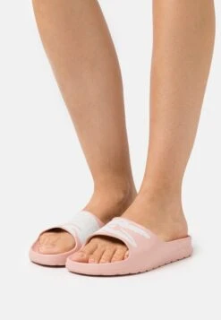Lacoste CROCO - Pantolette Flach - Light Pink/white
