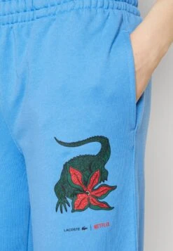 LACOSTE X NETFLIX - Jogginghose - Ethereal -Lacoste 9e3c6c4bd262422d9f8e563cdc5660eb