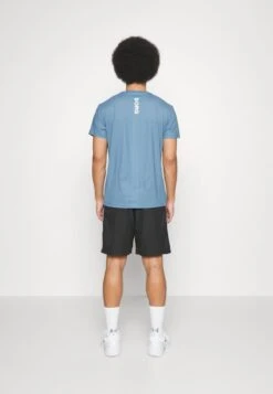 Lacoste Sport TENNIS SHORT LOGO - Kurze Sporthose - Black 10 Lacoste Sport TENNIS SHORT LOGO - Kurze Sporthose - Black -Lacoste ac3f1e3618284b4f9583914987c9e7e5