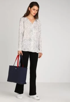 Lacoste Handtasche - Peacoat Salsa