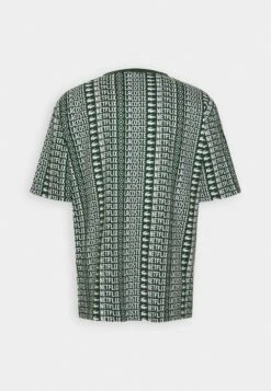 LACOSTE X NETFLIX UNISEX - T-Shirt Print - Green/white 12 LACOSTE X NETFLIX UNISEX - T-Shirt Print - Green/white -Lacoste c21babc5471748c4832012fd5f692c28