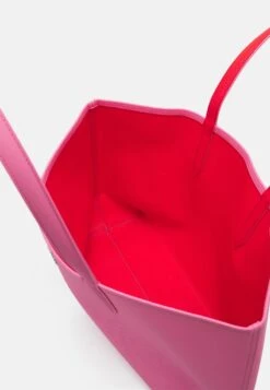 Lacoste Handtasche - Reseda Corrida 12 Lacoste Handtasche - Reseda Corrida -Lacoste c3eb02b342394223835fba99f4f05a6a