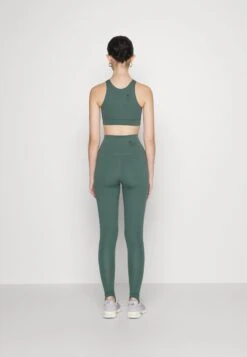 Lacoste Leggings - Hosen - Garden Green 10 Lacoste Leggings - Hosen - Garden Green -Lacoste d9f399a92de34ffebfe2fab427d2e56c