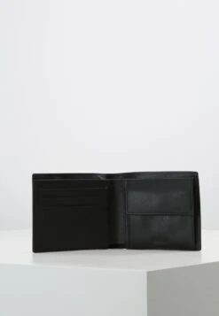 Lacoste BILLFOLD COIN BOX SET - Geldbörse - Black 13 Lacoste BILLFOLD COIN BOX SET - Geldbörse - Black -Lacoste e3770676a27d4e3b8cc217e34eb62c83