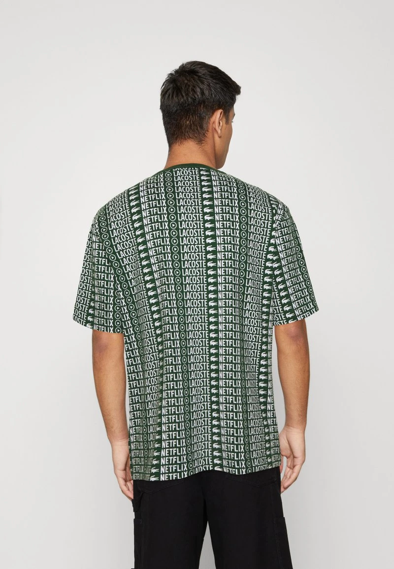 LACOSTE X NETFLIX UNISEX - T-Shirt Print - Green/white 4 LACOSTE X NETFLIX UNISEX - T-Shirt Print - Green/white – Bild 3