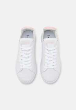 Lacoste CARNABY PIQUEE - Sneaker Low - White/pink 13 Lacoste CARNABY PIQUEE - Sneaker Low - White/pink -Lacoste efce6a2a45cc4a6e8bf3694ca9ff326e