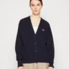Lacoste Strickjacke - Bleu Marine 1 Lacoste Strickjacke - Bleu Marine -Lacoste fcc8641f21da4366ae6db164211e464c